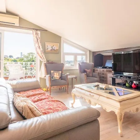 Luxurious With Bosphorus View In Cengelkoy Villa Estambul